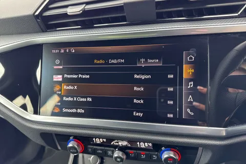 DG20EKT Audi Q3 2.0 TFSI 45 S line S Tronic quattro Euro 6 (s/s) 5dr Thumbnail #46