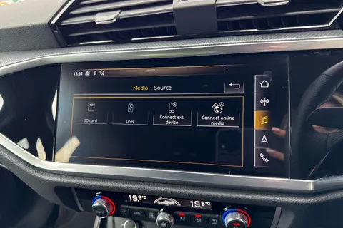 DG20EKT Audi Q3 2.0 TFSI 45 S line S Tronic quattro Euro 6 (s/s) 5dr Thumbnail #48