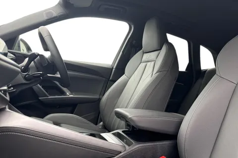 PX26KAU Audi Q5 SUV S line TDI quattro 204 PS S tronic Thumbnail #16