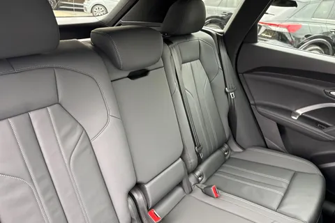 PX26KAU Audi Q5 SUV S line TDI quattro 204 PS S tronic Thumbnail #19