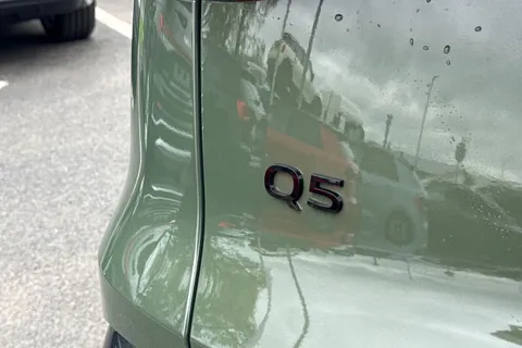 PX26KAU Audi Q5 SUV S line TDI quattro 204 PS S tronic Thumbnail #31