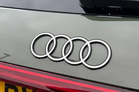 PX26KAU Audi Q5 SUV S line TDI quattro 204 PS S tronic Thumbnail #34