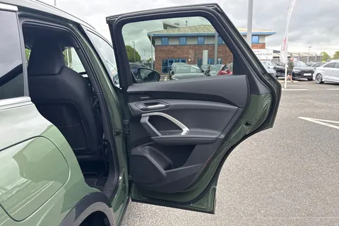 PX26KAU Audi Q5 SUV S line TDI quattro 204 PS S tronic Thumbnail #37