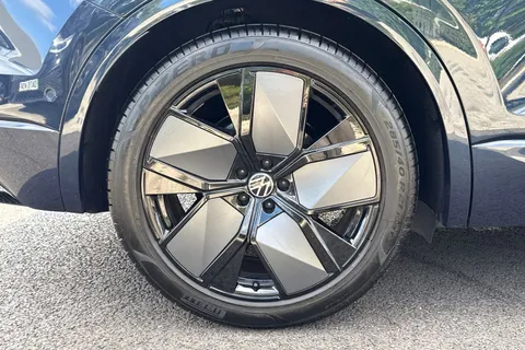 MJ75JFG Volkswagen Touareg 3.0 V6 TDI 4Motion 286 Black Edition 5dr Tip Auto **TOW BAR, DRIVER PACK** Thumbnail #9