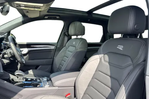 MJ75JFG Volkswagen Touareg 3.0 V6 TDI 4Motion 286 Black Edition 5dr Tip Auto **TOW BAR, DRIVER PACK** Thumbnail #15