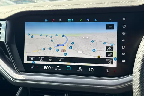 MJ75JFG Volkswagen Touareg 3.0 V6 TDI 4Motion 286 Black Edition 5dr Tip Auto **TOW BAR, DRIVER PACK** Thumbnail #16