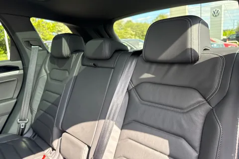 MJ75JFG Volkswagen Touareg 3.0 V6 TDI 4Motion 286 Black Edition 5dr Tip Auto **TOW BAR, DRIVER PACK** Thumbnail #18