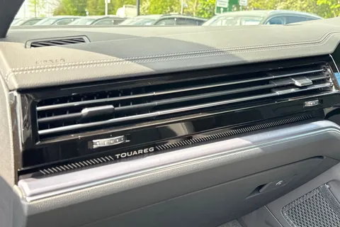 MJ75JFG Volkswagen Touareg 3.0 V6 TDI 4Motion 286 Black Edition 5dr Tip Auto **TOW BAR, DRIVER PACK** Thumbnail #31