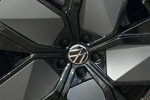 MJ75JFG Volkswagen Touareg 3.0 V6 TDI 4Motion 286 Black Edition 5dr Tip Auto **TOW BAR, DRIVER PACK** Thumbnail #43