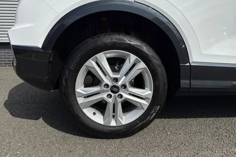 10 of 62 for Audi Q2 1.0 TFSI 30 Sport Euro 6 (s/s) 5dr