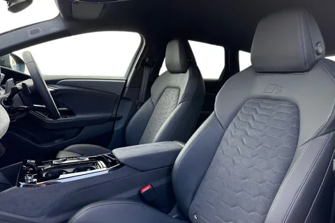  Audi A6 E-Tron Avant 100kWh Black Edition Auto quattro 5dr Thumbnail #16