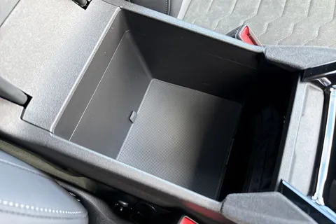  Audi A6 E-Tron Avant 100kWh Black Edition Auto quattro 5dr Thumbnail #35