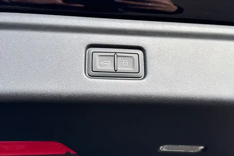  Audi A6 E-Tron Avant 100kWh Black Edition Auto quattro 5dr Thumbnail #42