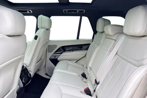  Land Rover Range Rover 3.0 P460e 38.2kWh Edition Auto 4WD Euro 6 (s/s) 5dr Thumbnail #4