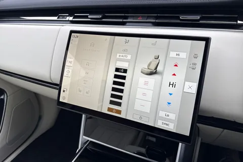  Land Rover Range Rover 3.0 P460e 38.2kWh Edition Auto 4WD Euro 6 (s/s) 5dr Thumbnail #19