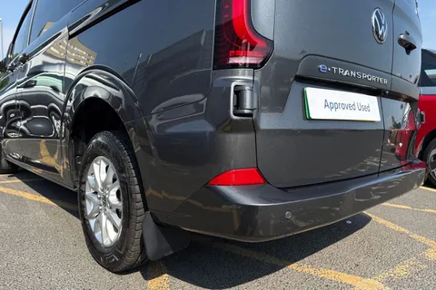 KY25PLF Volkswagen E-Transporter SWB 136PS 65kWh Electric Panel Van Thumbnail #8