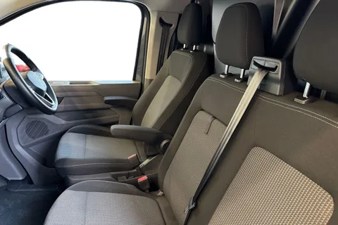 KY25PLF Volkswagen E-Transporter SWB 136PS 65kWh Electric Panel Van Thumbnail #16