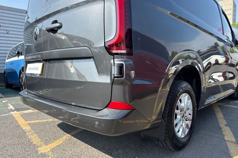 KY25PLF Volkswagen E-Transporter SWB 136PS 65kWh Electric Panel Van Thumbnail #26