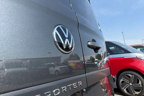 KY25PLF Volkswagen E-Transporter SWB 136PS 65kWh Electric Panel Van Thumbnail #28