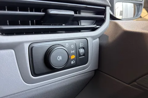 KY25PLF Volkswagen E-Transporter SWB 136PS 65kWh Electric Panel Van Thumbnail #36