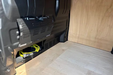 KY25PLF Volkswagen E-Transporter SWB 136PS 65kWh Electric Panel Van Thumbnail #40