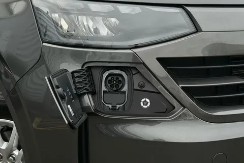 KY25PLF Volkswagen E-Transporter SWB 136PS 65kWh Electric Panel Van Thumbnail #61