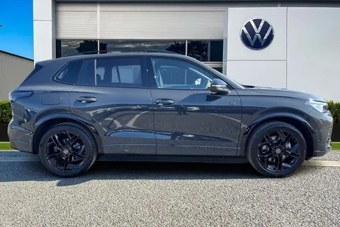  Volkswagen Tiguan 2.0 TDI R-Line DSG Euro 6 (s/s) 5dr Thumbnail #4