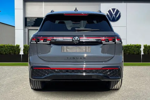  Volkswagen Tiguan 2.0 TDI R-Line DSG Euro 6 (s/s) 5dr Thumbnail #5