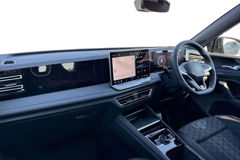  Volkswagen Tiguan 2.0 TDI R-Line DSG Euro 6 (s/s) 5dr Thumbnail #9