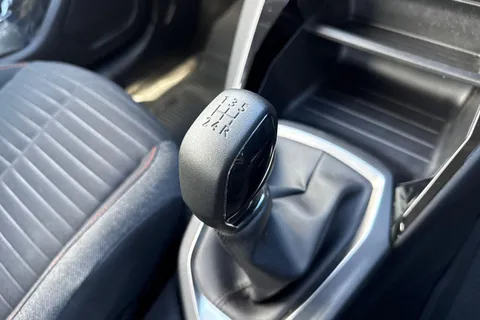 20 of 64 for PEUGEOT 208 1.2 PureTech Active Euro 6 (s/s) 5dr