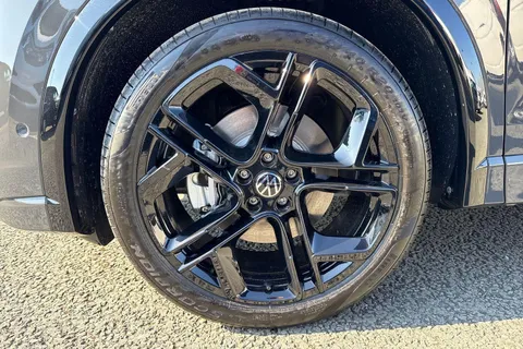  Volkswagen Tiguan 2.0 TDI R-Line DSG Euro 6 (s/s) 5dr Thumbnail #22