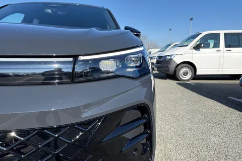  Volkswagen Tiguan 2.0 TDI R-Line DSG Euro 6 (s/s) 5dr Thumbnail #25