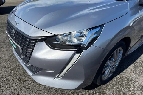 26 of 64 for PEUGEOT 208 1.2 PureTech Active Euro 6 (s/s) 5dr