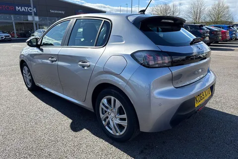 30 of 64 for PEUGEOT 208 1.2 PureTech Active Euro 6 (s/s) 5dr