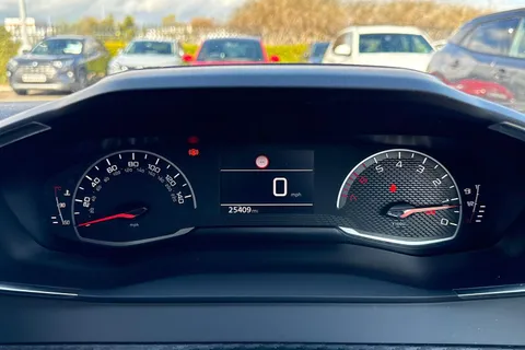 38 of 64 for PEUGEOT 208 1.2 PureTech Active Euro 6 (s/s) 5dr