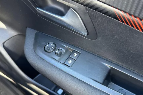 43 of 64 for PEUGEOT 208 1.2 PureTech Active Euro 6 (s/s) 5dr