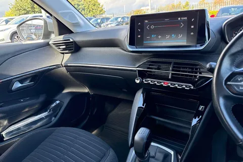 44 of 64 for PEUGEOT 208 1.2 PureTech Active Euro 6 (s/s) 5dr