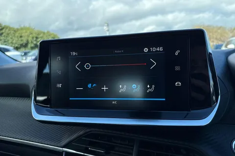 52 of 64 for PEUGEOT 208 1.2 PureTech Active Euro 6 (s/s) 5dr