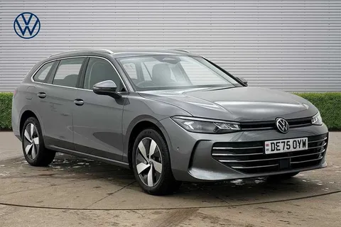 DE75OYW Volkswagen Passat 1.5 TSI eHybrid 204PS Life 5dr DSG ⭐15' Infotainment pack incl. Head-up Dis Thumbnail #1