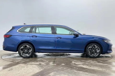 DE75RYT Volkswagen Passat 1.5 TSI eHybrid 204PS Life 5dr DSG ⭐Drivers assistance pack, 18' York Alloy Thumbnail #4