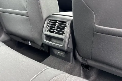  Volkswagen Golf 1.5 TSI Life 5dr Thumbnail #28