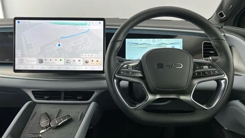 LF75XNO BYD Sealion 7 91.3kWh Excellence Auto AWD 5dr Thumbnail #10