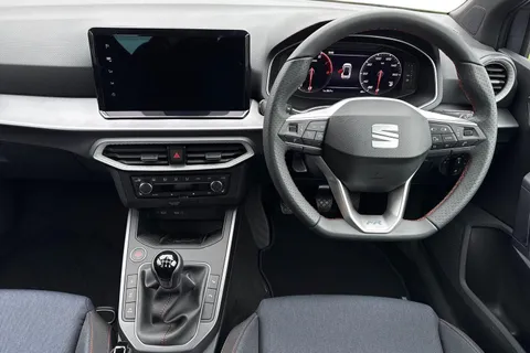 KW75TBX SEAT Arona 1.0 TSI 115 FR Black Edition 5dr Thumbnail #11