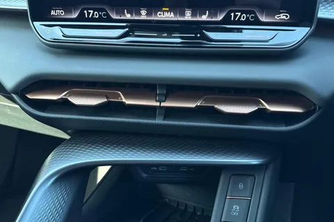 KO25NXP CUPRA Terramar 1.5 eTSI 150 V2 5dr DSG Thumbnail #18