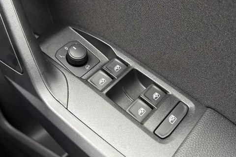 KW75TBX SEAT Arona 1.0 TSI 115 FR Black Edition 5dr Thumbnail #31