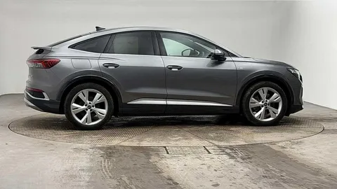 NJ23HHF Audi Q4 e-tron Q4 Sportback S line 40 e-tron  150,00 kW Thumbnail #4