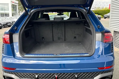  Audi RS Q8 4.0 TFSI V8 Performance Carbon Vorsprung Tiptronic quattro Euro 6 (s/s) 5dr Thumbnail #7