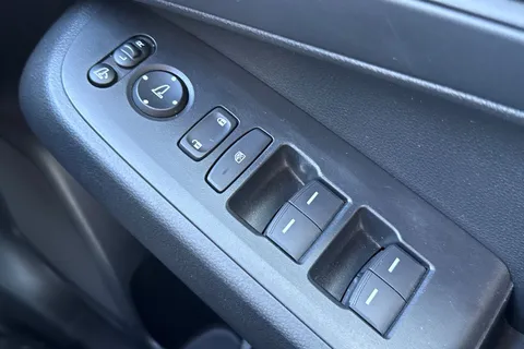 NL23UOM Honda HR-V 1.5 eHEV Elegance 5dr CVT Thumbnail #38