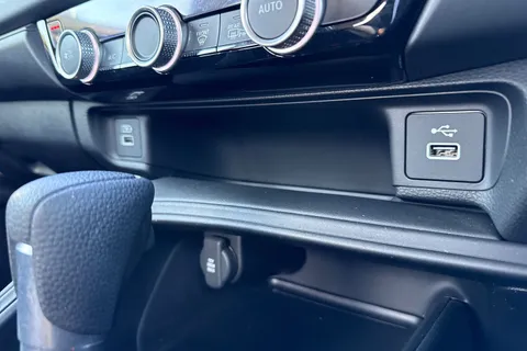 NL23UOM Honda HR-V 1.5 eHEV Elegance 5dr CVT Thumbnail #47