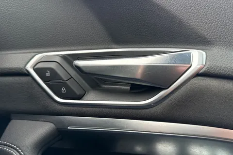 CF72ZPT Audi e-tron Sportback Black Edition 55 quattro 300,00 kW Thumbnail #22